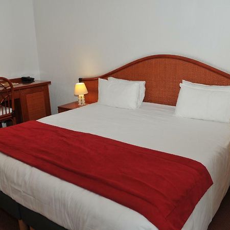 Hôtel Le Galoubet Villeneuve-Loubet Buitenkant foto