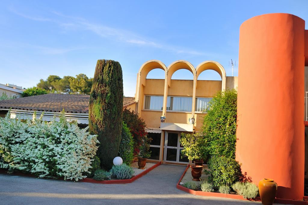 Hôtel Le Galoubet Villeneuve-Loubet Buitenkant foto