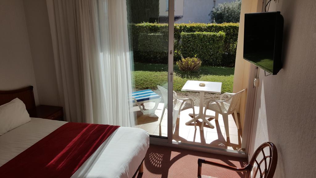 Hôtel Le Galoubet Villeneuve-Loubet Buitenkant foto
