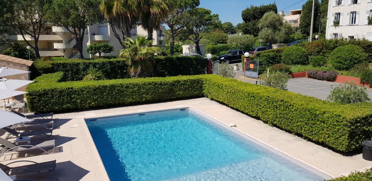 Hôtel Le Galoubet Villeneuve-Loubet Buitenkant foto