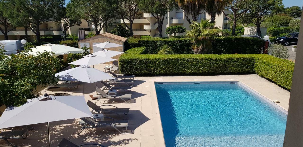 Hôtel Le Galoubet Villeneuve-Loubet Buitenkant foto